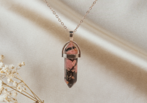 FOTO COLLAR HEXAGONAL RODONITA
