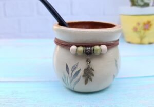 foto de Mate de cerámica diseño NATIVA fondo beige